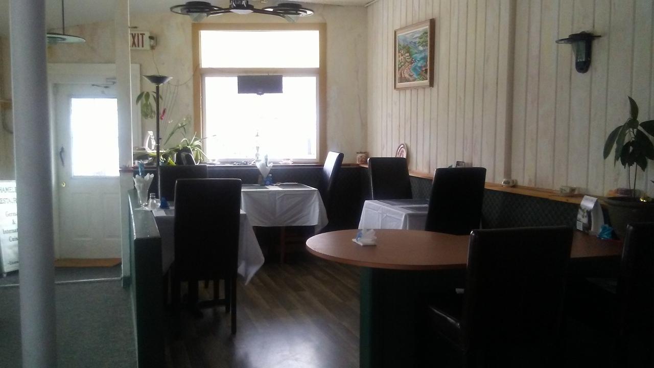 Chameleon Hotel Castlegar Extérieur photo