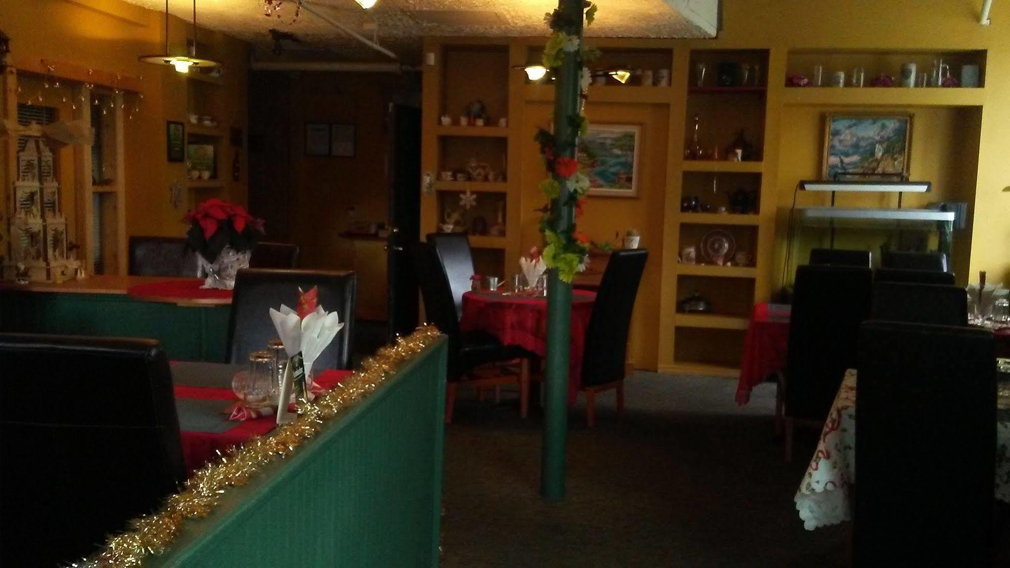 Chameleon Hotel Castlegar Extérieur photo
