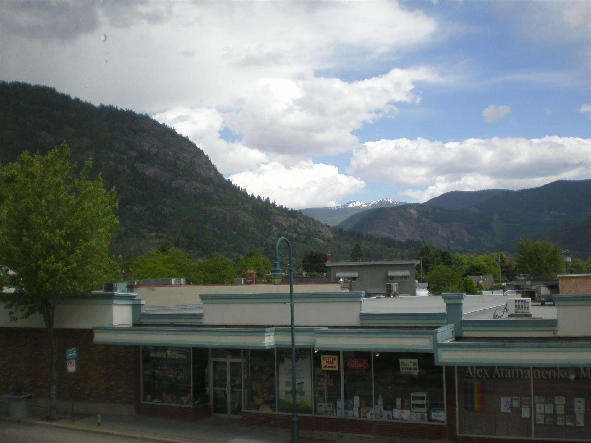 Chameleon Hotel Castlegar Extérieur photo